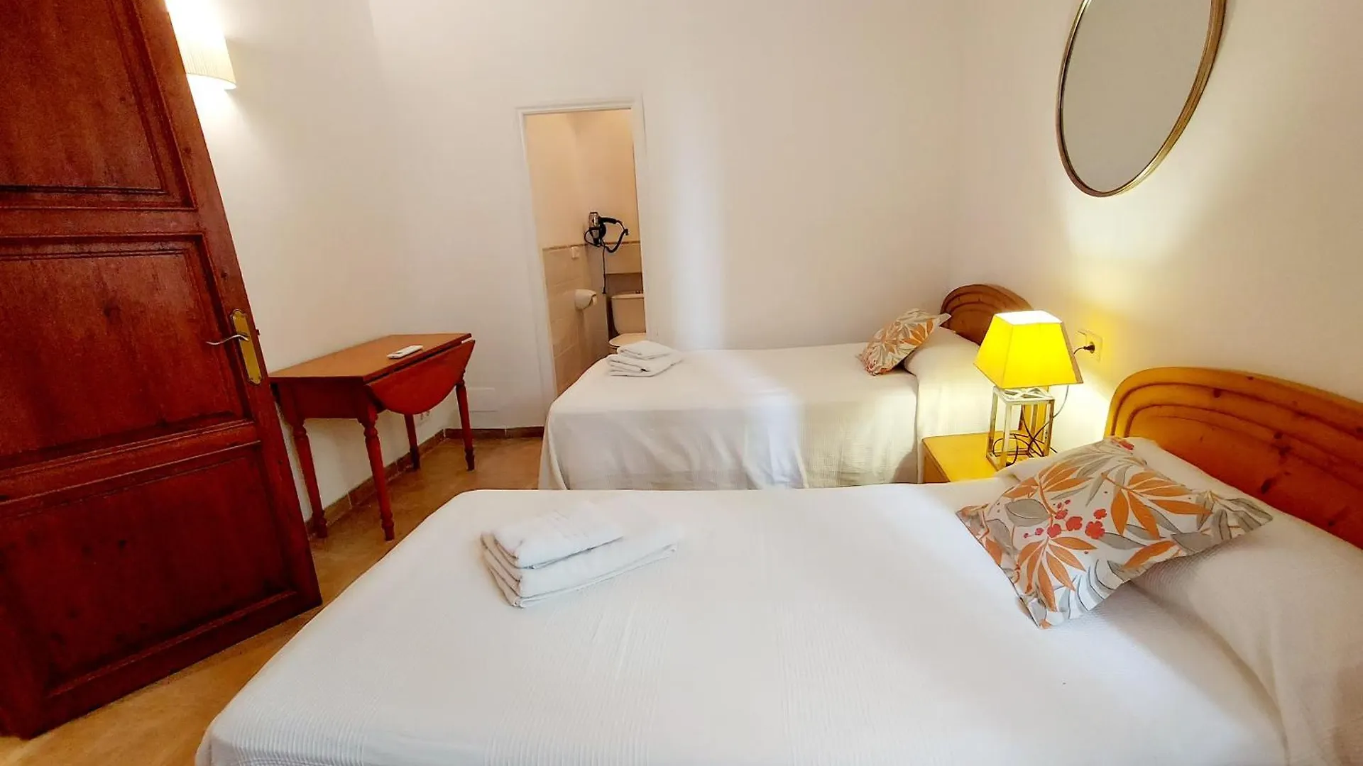 Apartment Casa Faro: Beachfront Ground Floor Retreat with Sea Views Pollenca