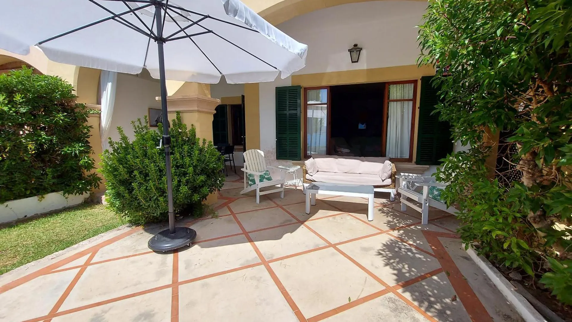 Casa Faro: Beachfront Ground Floor Retreat with Sea Views Pollenca 0*,