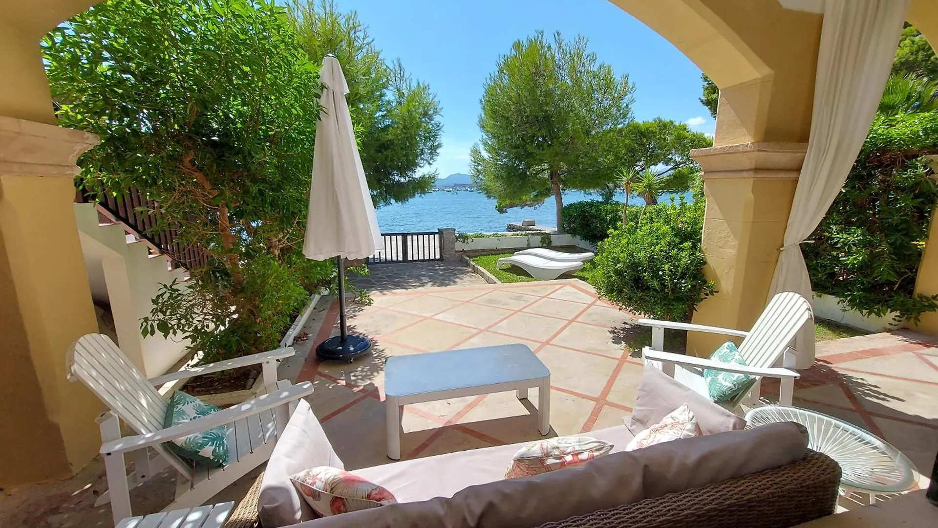 Casa Faro Spacious, Ground Floor Property On The Pine Walk, Covered Terrace With Sea Views. Wifi/Air Con contacts